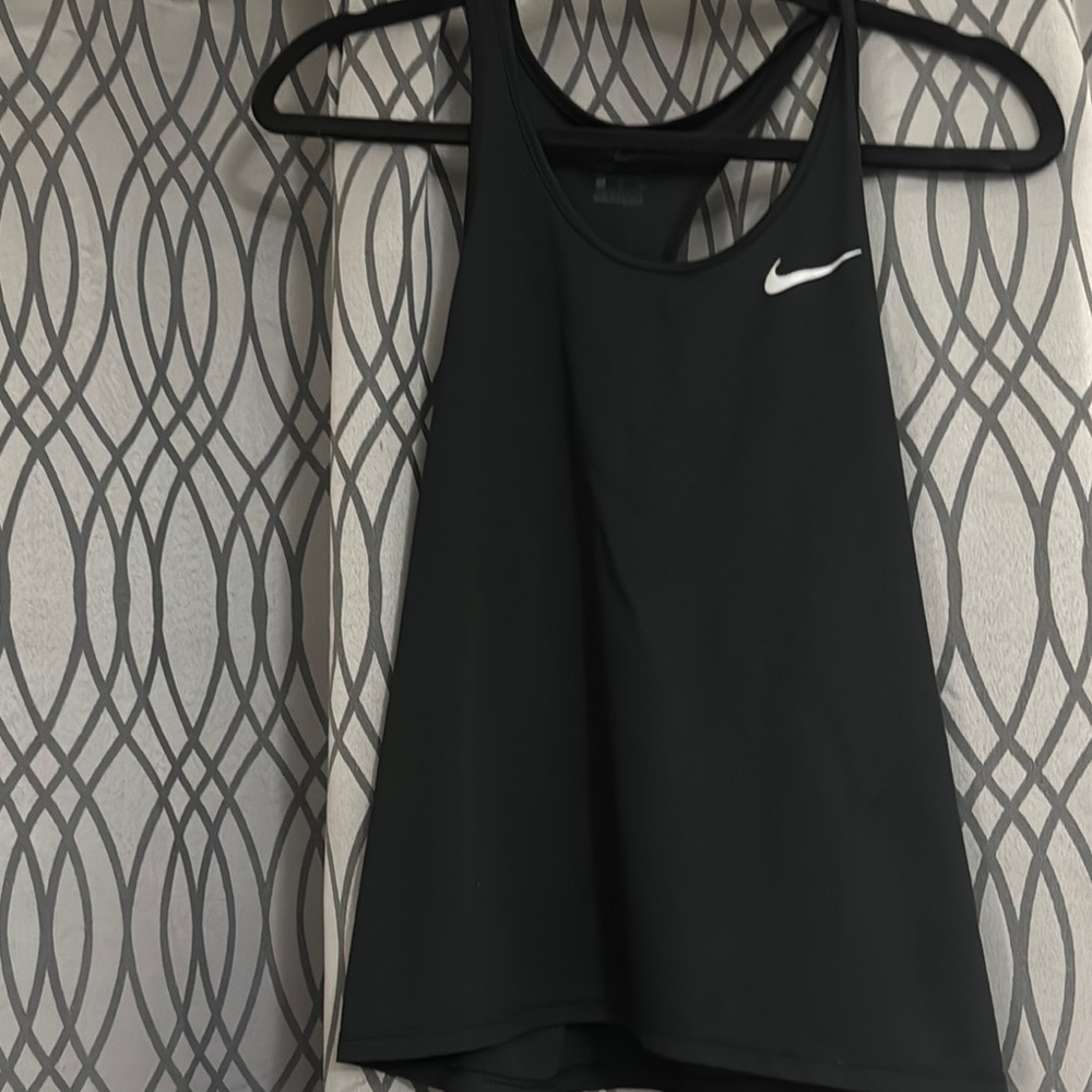 Nike black Sleeveless Crop Tank Top